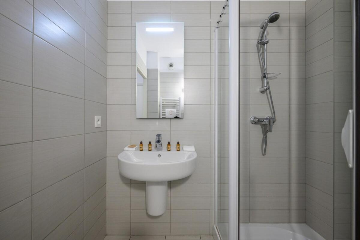 Apartamento Le Coq Wagner - Garage - Swimming Pool Menton Exterior foto